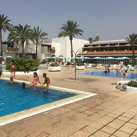Residencial Primavera 아파트 *